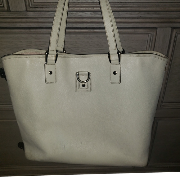 Gucci Handbags - Authentic Gucci Lambskin Tote